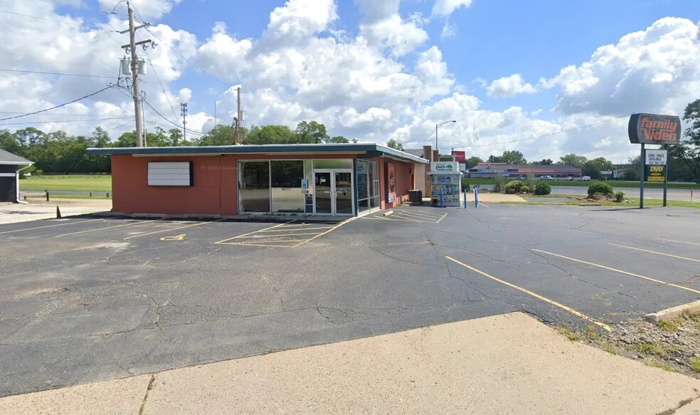 104 N Highland St, Creve Coeur, IL for lease - Building Photo - Image 1 of 3