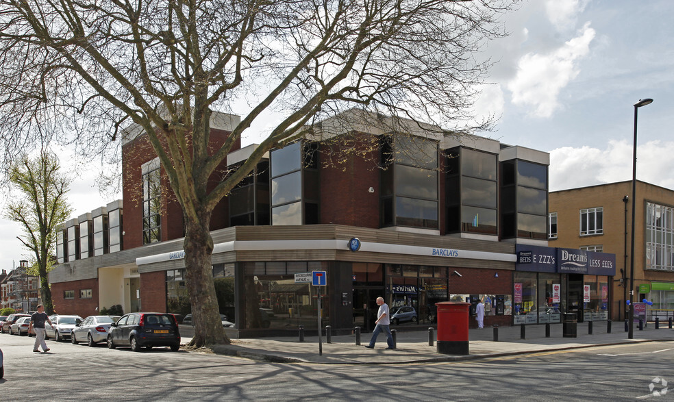 Redbourne Ave, London for lease - Primary Photo - Image 1 of 5