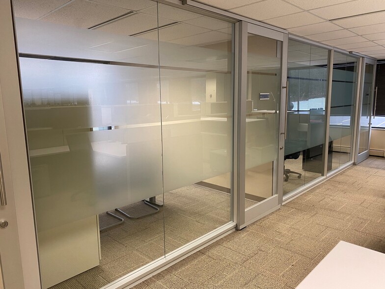 3320 W Market St, Fairlawn, OH for lease - Interior Photo - Image 2 of 9