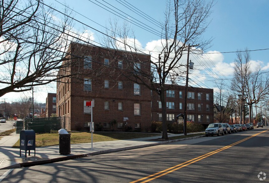 1815-1819 Minnesota Ave SE, Washington, DC for sale - Primary Photo - Image 1 of 1