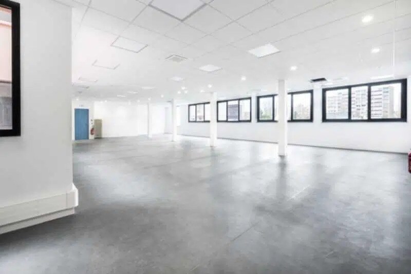 Flex in Montrouge for lease - Interior Photo - Image 3 of 11