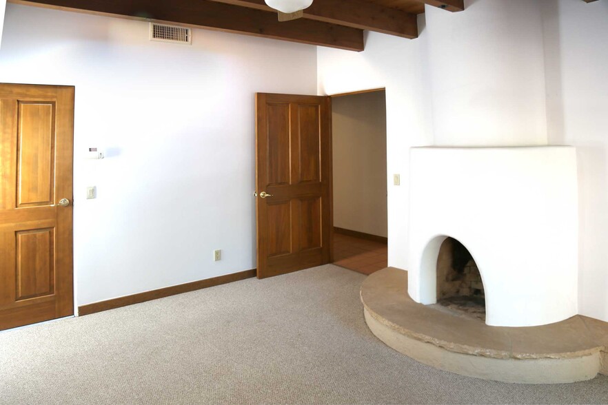 343 E Alameda St, Santa Fe, NM for sale - Interior Photo - Image 2 of 16