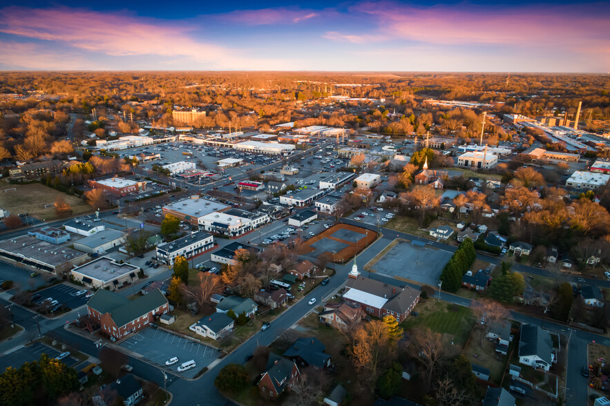 301 State St, Greensboro, NC for lease - Building Photo - Image 3 of 8