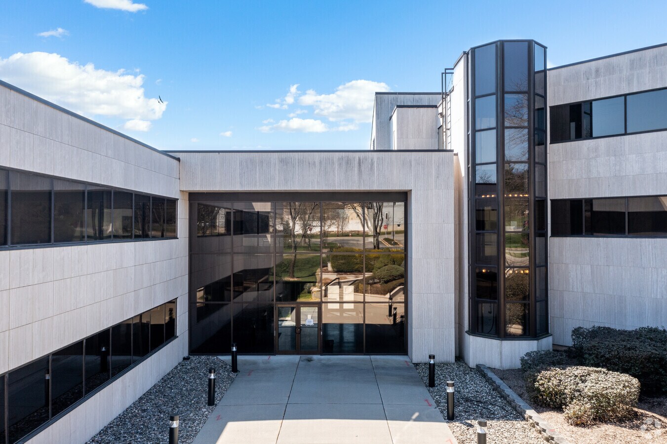 100 Summit Ave, Montvale, NJ 07645