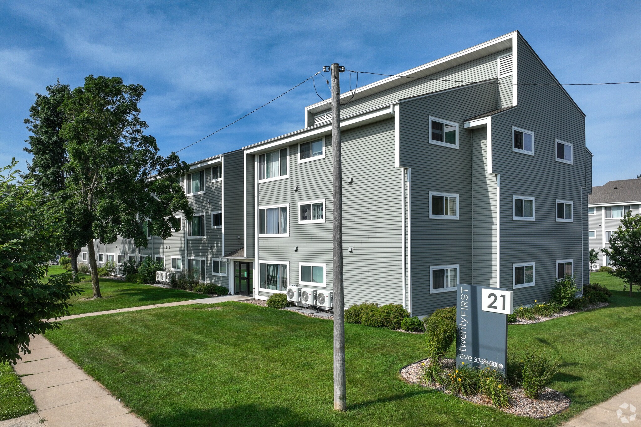875 21st Ave SE, Rochester, MN for sale Primary Photo- Image 1 of 1
