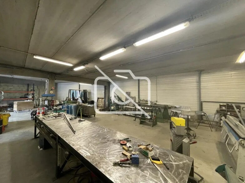 Industrial in Stains for sale - Interior Photo - Image 2 of 10