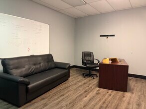 5700 Quince Rd, Memphis, TN for lease Interior Photo- Image 2 of 8