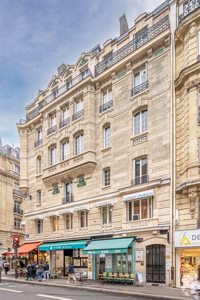 18 Rue De Mogador, Paris for lease - Building Photo - Image 2 of 3