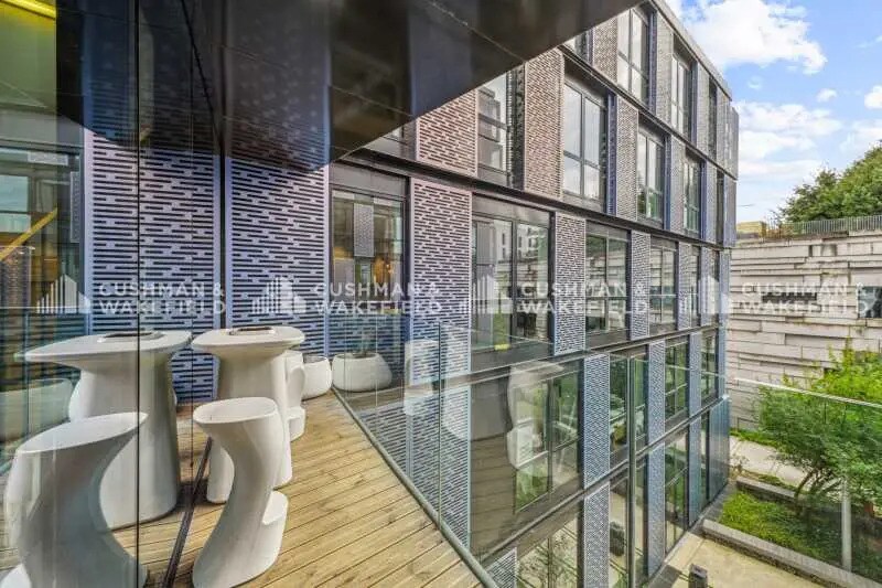 Office in Boulogne-Billancourt for lease - Building Photo - Image 1 of 12