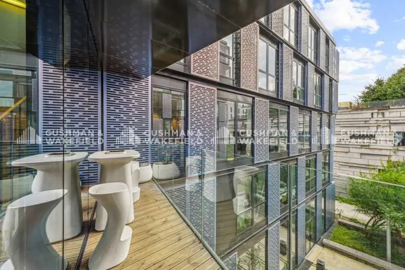 Office in Boulogne-Billancourt for lease Building Photo- Image 1 of 13