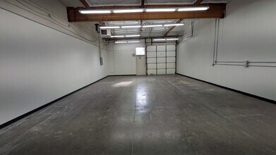 4002-4014 148th Ave NE, Redmond, WA for lease Interior Photo- Image 1 of 7