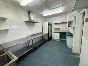 52 Salters Hl, London for lease Interior Photo- Image 2 of 3