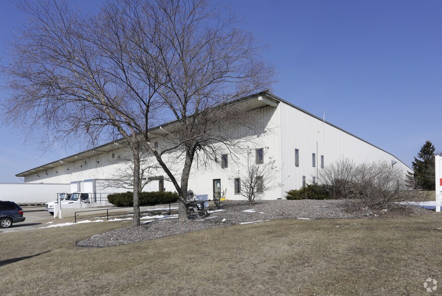 1409 Indianhead Dr, Menomonie, WI for lease - Building Photo - Image 3 of 8