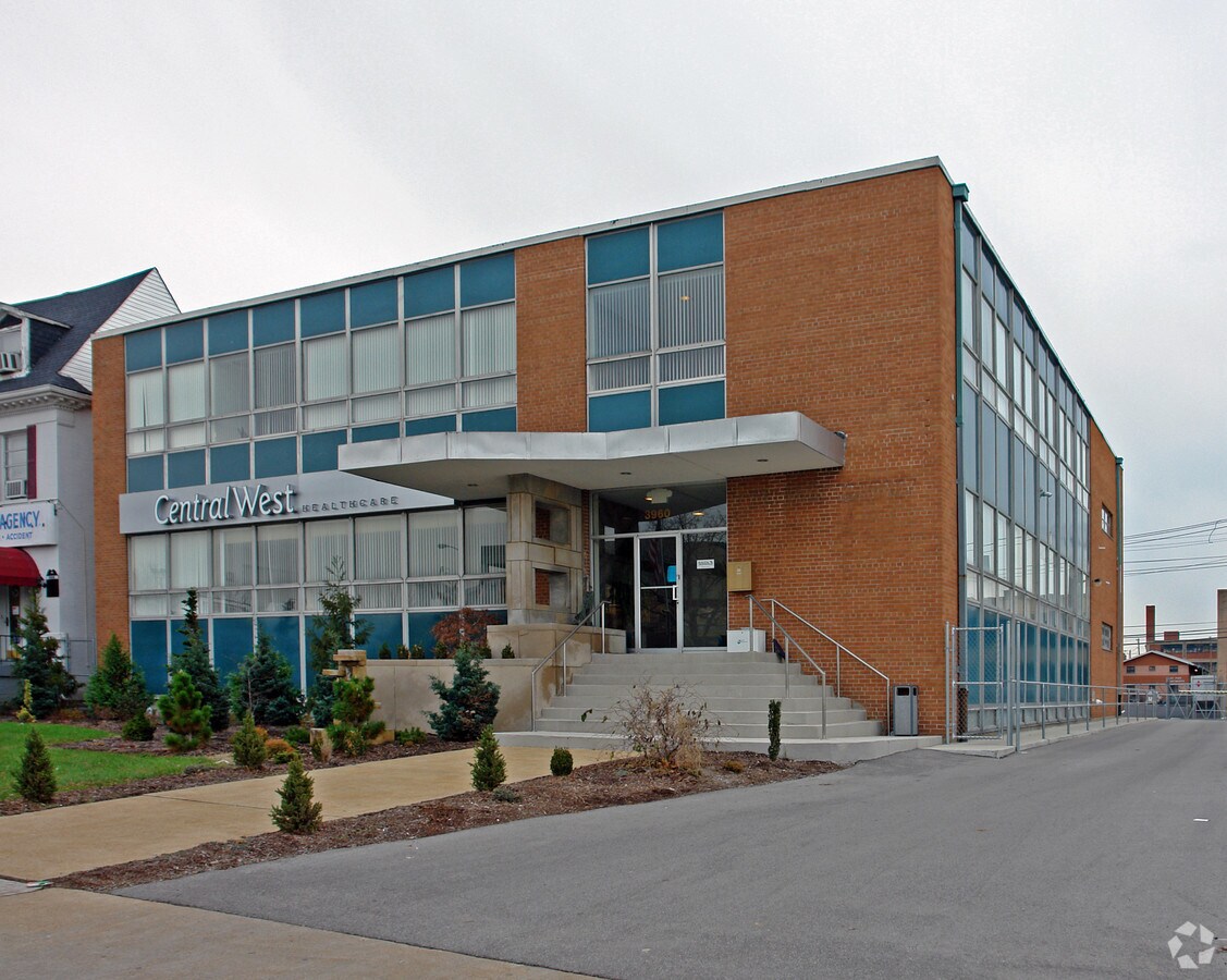 3960 Lindell Blvd, Saint Louis, MO 63108