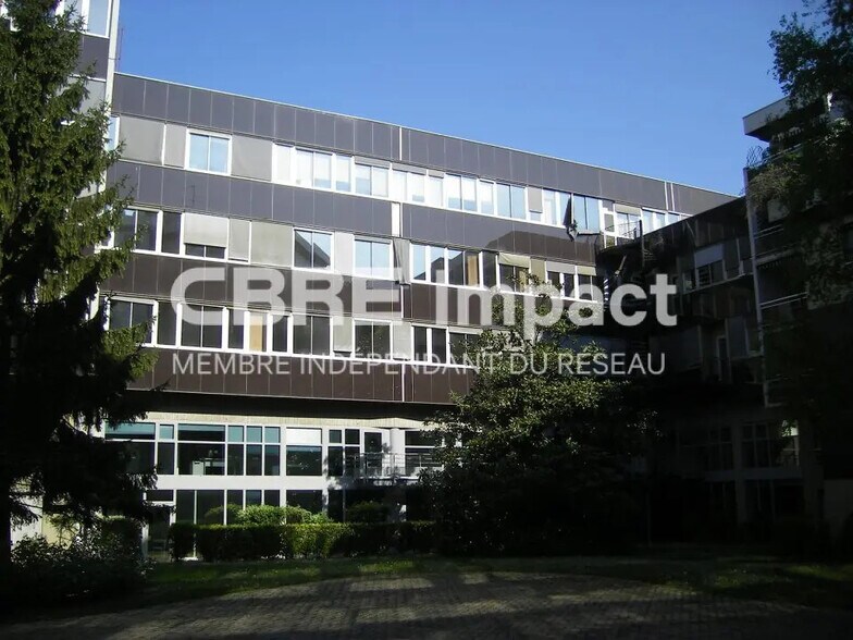 Office in Dijon for lease - Building Photo - Image 2 of 5