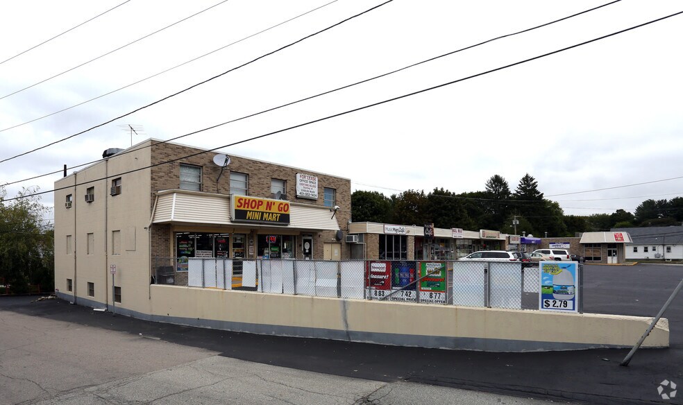 15551569 Plainfield Pike, Johnston, RI 02919