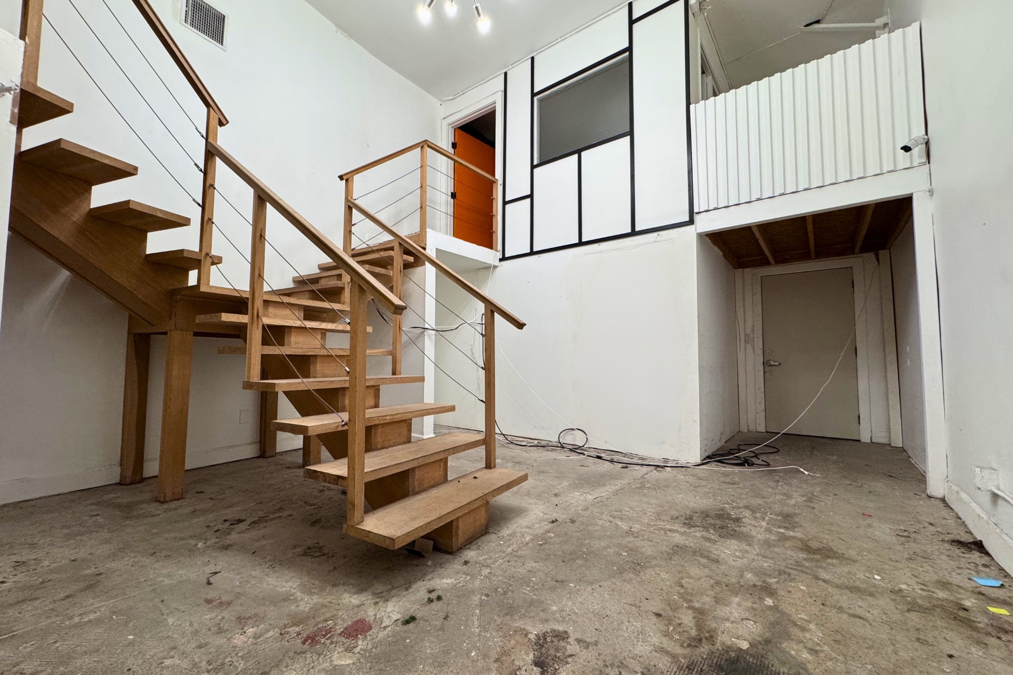3430 S Hill St, Los Angeles, CA for lease Interior Photo- Image 1 of 8