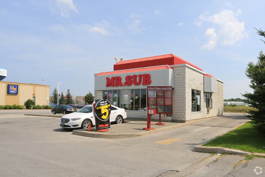 103 Mapleview Dr, Barrie, ON for sale - Primary Photo - Image 1 of 1