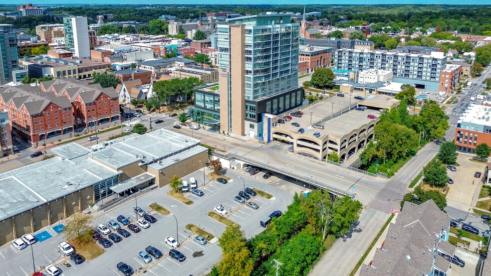 404 E College St, Iowa City, IA for sale - Building Photo - Image 2 of 6