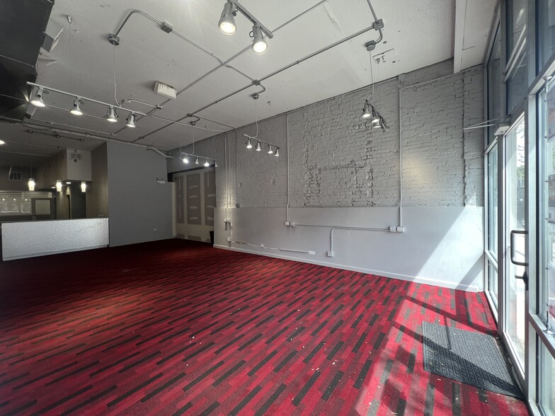 906 W Belmont Ave, Chicago, IL for lease - Interior Photo - Image 3 of 13