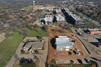 113 Barnett Dr, Highland Village, TX for lease Building Photo- Image 1 of 1