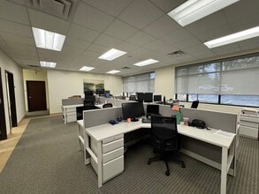 4375 N Vantage Dr, Fayetteville, AR for lease Interior Photo- Image 1 of 4