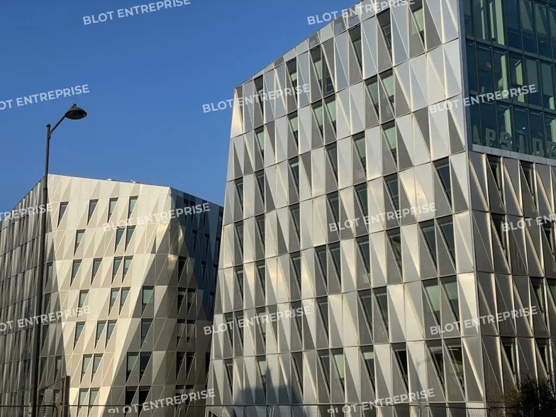 Office in Rennes for lease - Building Photo - Image 2 of 10