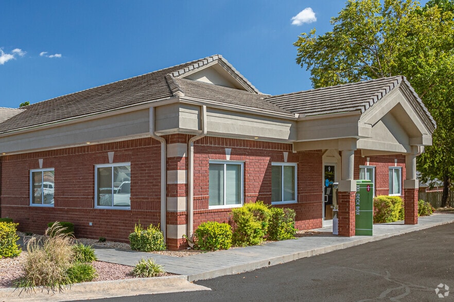 1801 SW Regional Airport Blvd, Bentonville, AR for lease - Primary Photo - Image 2 of 4