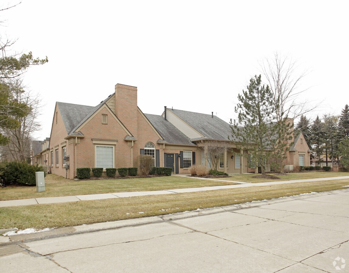 44644 Ann Arbor Rd W, Plymouth, MI 48170