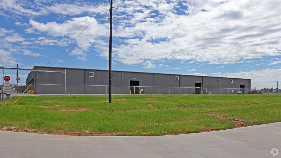 21200 Spring Plaza Dr, Spring, TX for sale - Primary Photo - Image 1 of 1