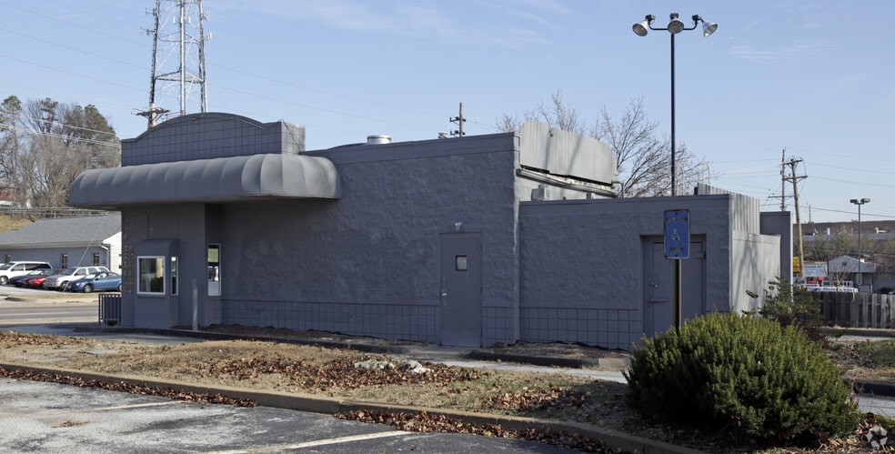 8106 Manchester Rd, Saint Louis, MO for sale - Building Photo - Image 2 of 2