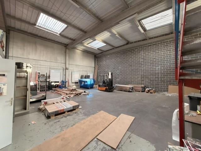 Flex in Wasquehal for lease - Interior Photo - Image 2 of 5