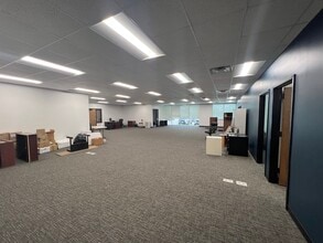 1310 NW Vivion Rd, Kansas City, MO for lease Interior Photo- Image 2 of 7