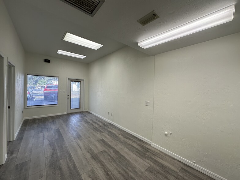 4607 NW 6th St, Gainesville, FL for lease - Interior Photo - Image 2 of 8