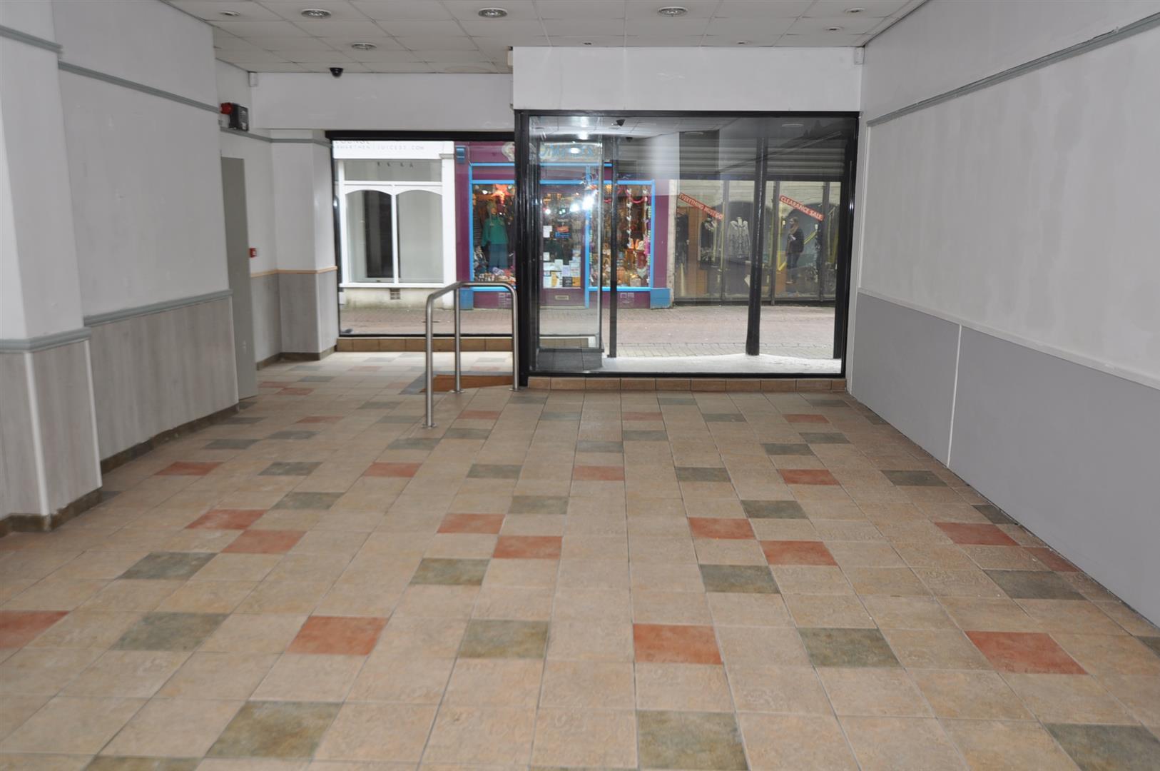 62 King St, Carmarthen for lease Interior Photo- Image 1 of 8