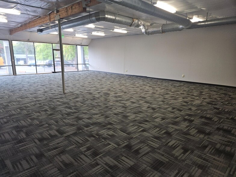 16027-16029 SE McLoughlin blvd, Milwaukie, OR for lease - Building Photo - Image 3 of 16