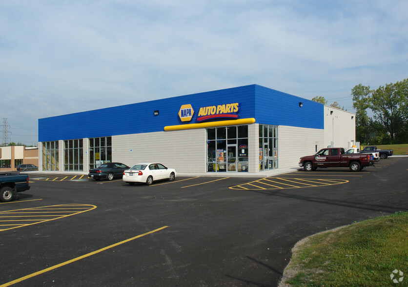 2043 E Erie Blvd, Syracuse, NY for lease - Building Photo - Image 2 of 9