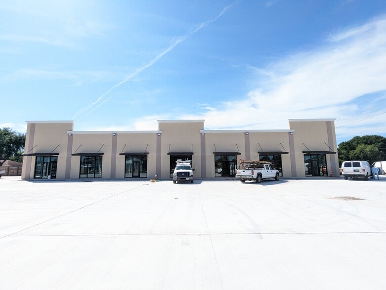 2302 Nall St, Port Neches, TX for lease - Building Photo - Image 1 of 9