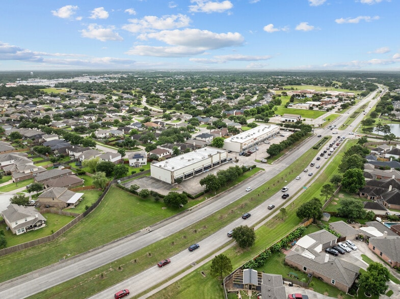 2211 FM 646 Rd W, Dickinson, TX for sale - Building Photo - Image 3 of 7
