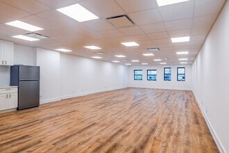 3858 11th St, Long Island City, NY for lease Interior Photo- Image 1 of 2