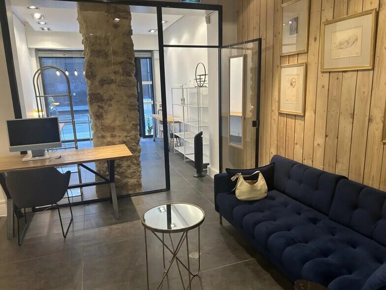 Office in Paris for lease - Building Photo - Image 1 of 5