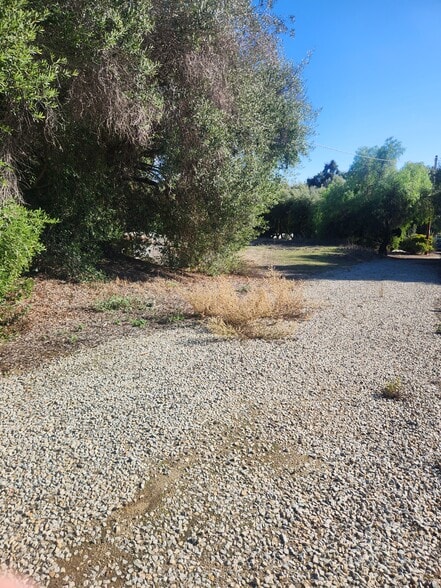 1252 Navel Pl, Vista, CA for lease - Building Photo - Image 2 of 8