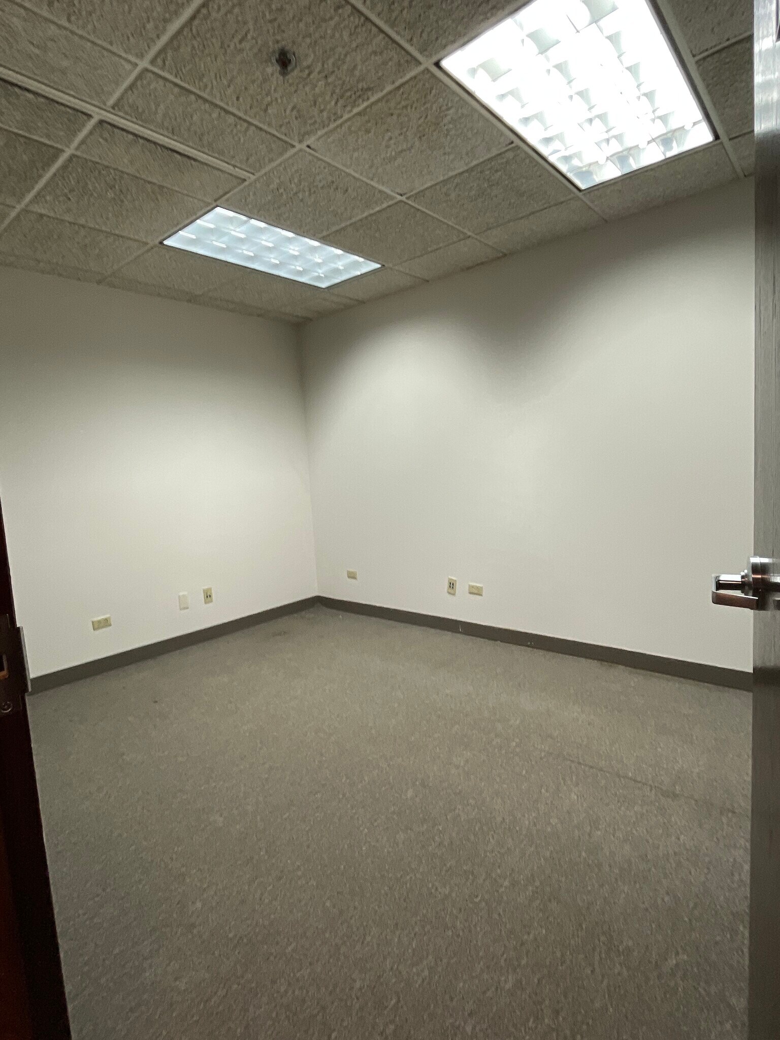 4801 Southwick Dr, Matteson, IL 60443 South suburban office space for