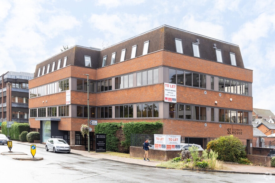 Knoll Rd, Camberley for lease - Building Photo - Image 1 of 1