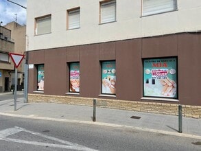 Retail in Sant Jaume d Enveja, Tarragona for lease Building Photo- Image 2 of 5