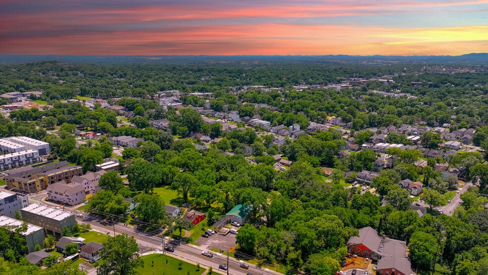 1012 E Trinity Ln, Nashville, TN for sale - Building Photo - Image 2 of 18