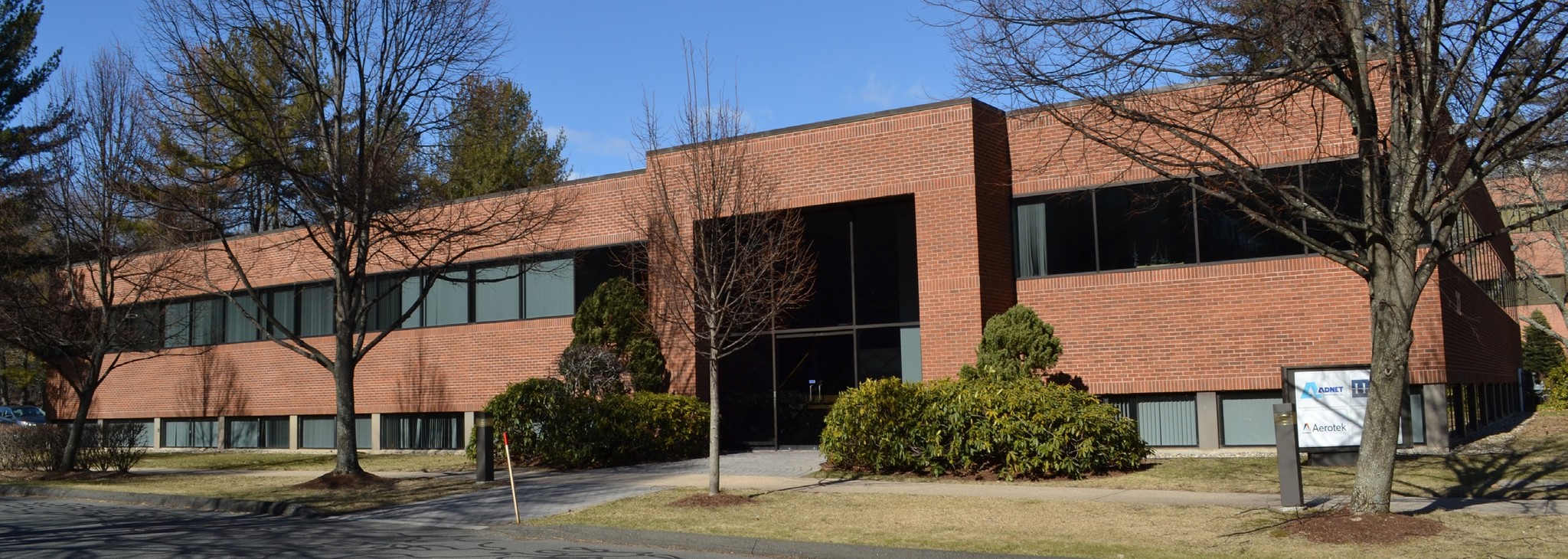 312 Farmington Ave, Farmington, CT for lease Building Photo- Image 1 of 3