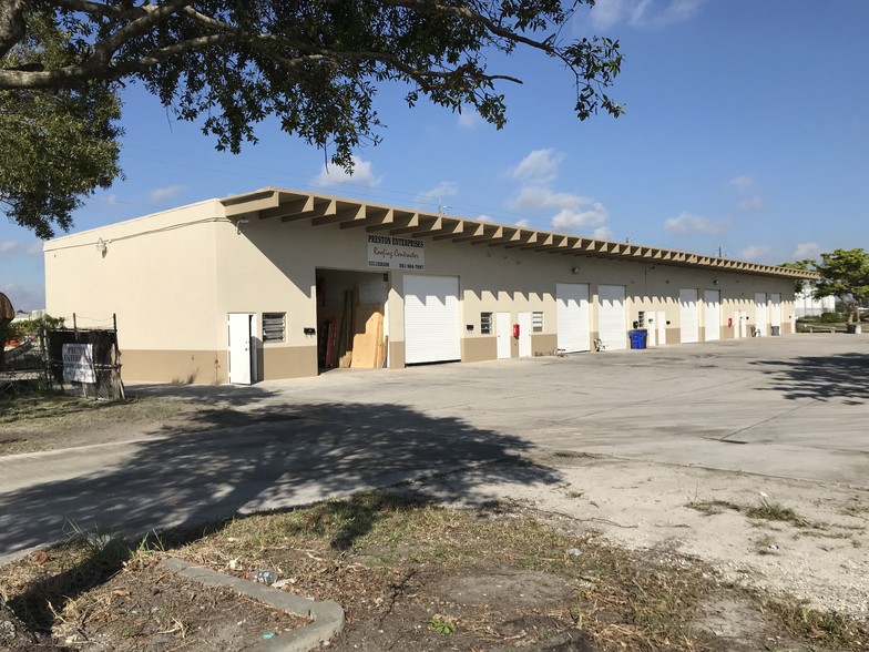 3511 Boutwell Rd, Lake Worth, FL for sale - Building Photo - Image 1 of 1