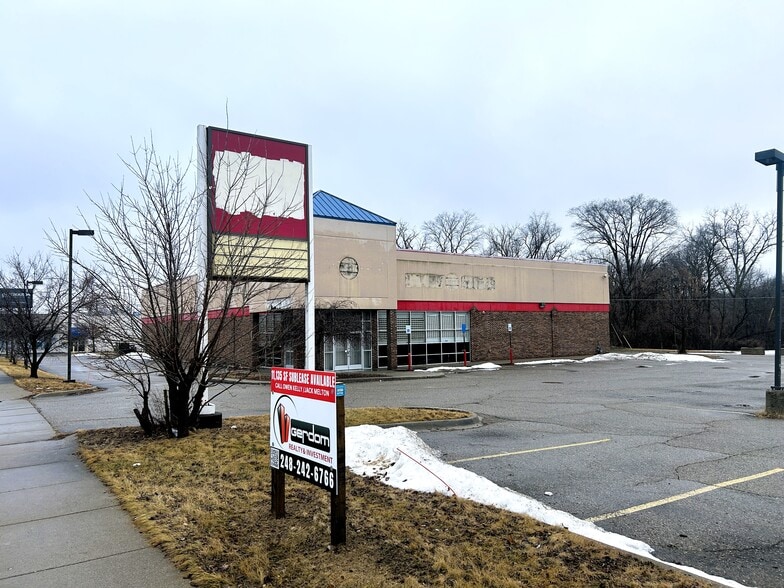 15181 Telegraph Rd, Redford, MI for lease - Building Photo - Image 2 of 5