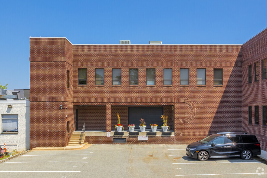 12331 Carroll Ave, Rockville, MD for lease - Building Photo - Image 3 of 7